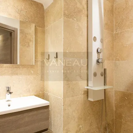 Apartamento 2 Bedroom At 2 Minutes From The Palais